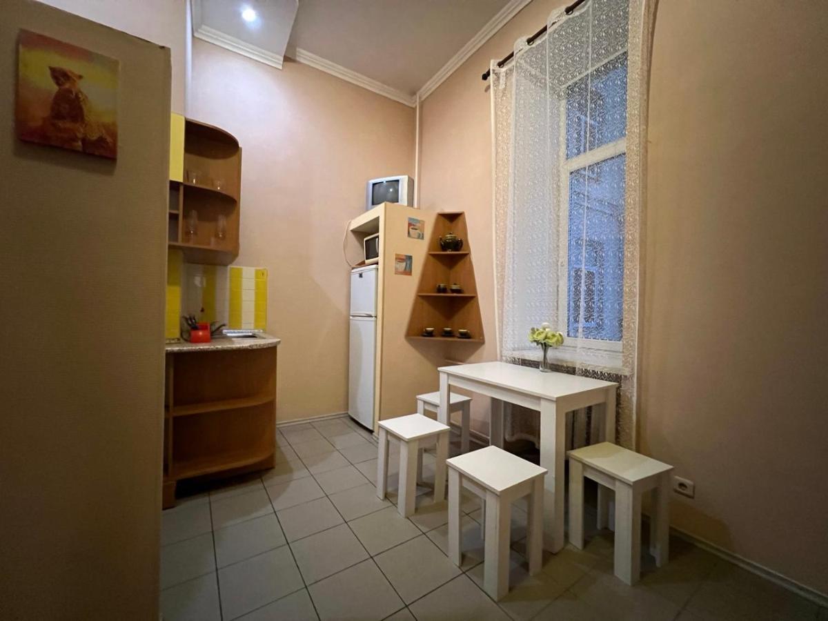 Apartment In The Historic Center Киев Экстерьер фото